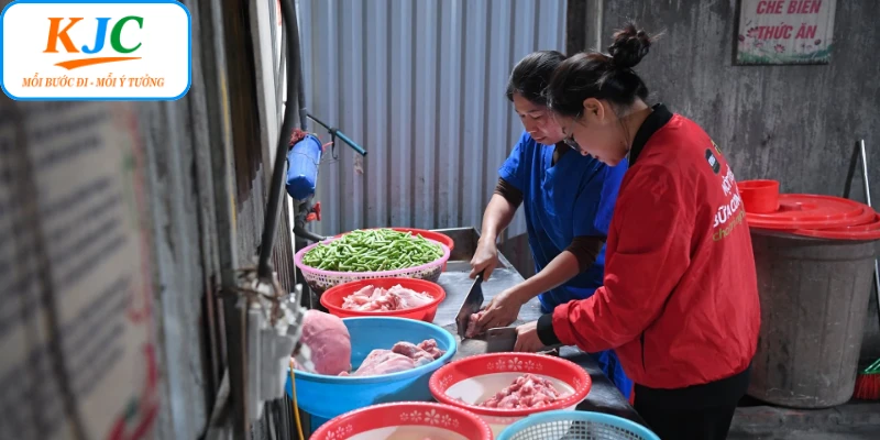 KJC triển khai chương trình một triệu bữa cơm có thịt